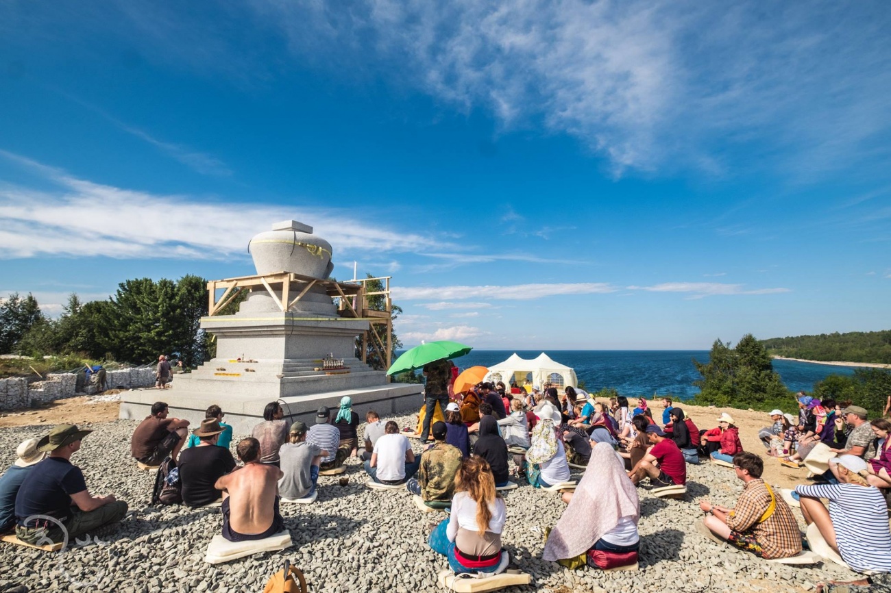Ступа Совершенной Победы на озере Байкал (Stupa of Complete Victory, lake Baikal)