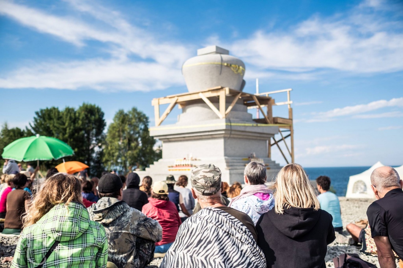 Ступа Совершенной Победы на озере Байкал (Stupa of Complete Victory, lake Baikal)