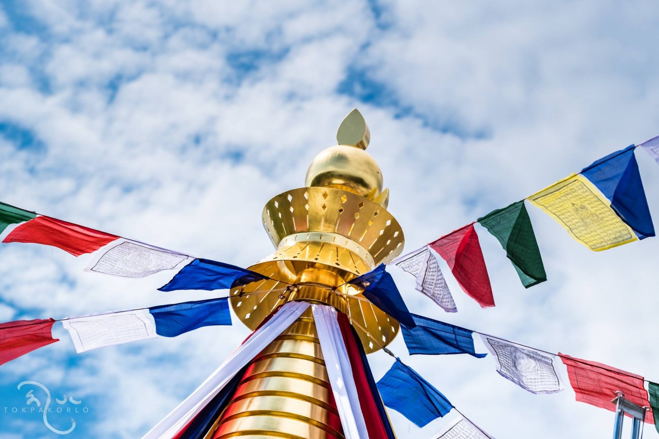 Ступа Совершенной Победы на озере Байкал (Stupa of Complete Victory, lake Baikal)